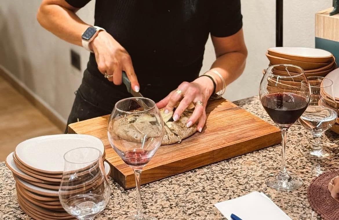 Personas en taller de cocina para adultos